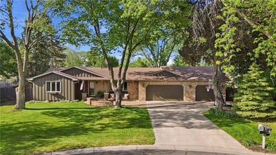 /international/us/3938-blackhawk-circle-eagan-mn-110108170964/