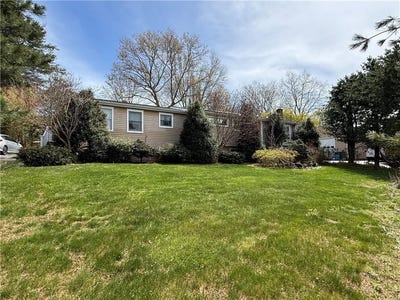 /international/us/1-edgewood-avenue-hopkinton-ri-110107683727/