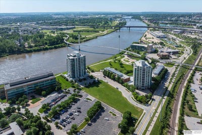 /international/us/444-riverfront-plaza-omaha-ne-110108387453/