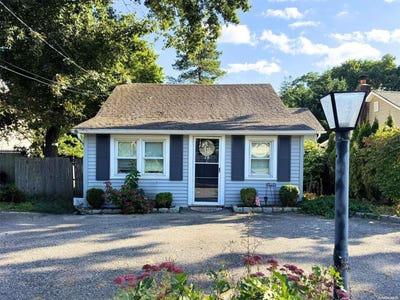 /international/us/78-smith-street-ronkonkoma-ny-110096111574/