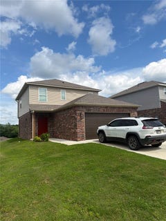 /international/us/3321-red-tail-way-farmington-ar-110108480396/