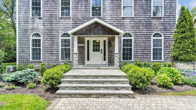 /international/us/26-boxtree-road-east-quogue-ny-110097977663/