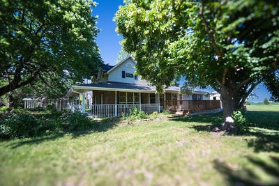 /international/us/1448-queen-avenue-livermore-ia-110108930702/