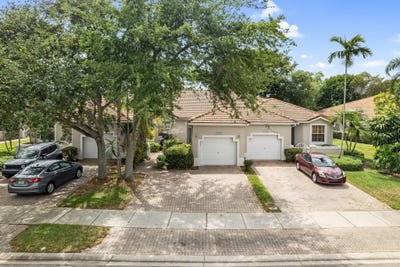 /international/us/7620-s-aragon-boulevard-sunrise-fl-110098433425/