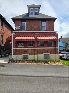 /international/us/924-summit-st-tarentum-pa-110108338354/