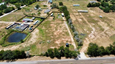 /international/us/1856-fm-2104-highway-paige-tx-110109777132/