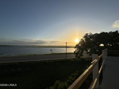 /international/us/106-whitehall-drive-beaufort-sc-110109901544/