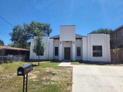 /international/us/736-trinity-st-eagle-pass-tx-110107995439/