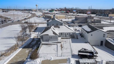 /international/us/4041-osage-beach-parkway-osage-beach-mo-110105979524/