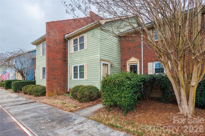/international/us/1300-larchmont-place-salisbury-nc-110105917644/