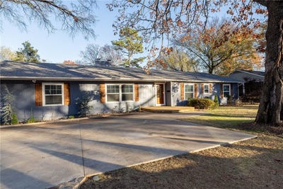/international/us/1136-n-hillcrest-avenue-fayetteville-ar-110106524599/