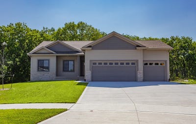 /international/us/519-16th-avenue-court-se-altoona-ia-110100900227/