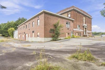 /international/us/1-highland-avenue-livermore-falls-me-110110143322/