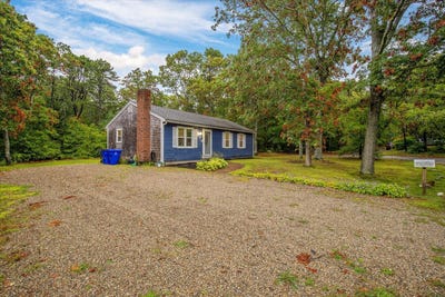 /international/us/27-avery-road-pocasset-ma-110102660587/