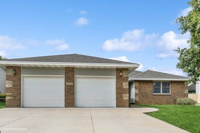 /international/us/6090-goldfinch-drive-pleasant-hill-ia-110100456023/