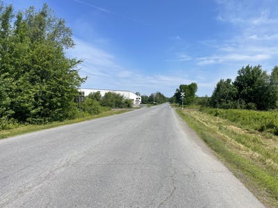 /international/us/61-industrial-park-street-pittsfield-me-110100719246/