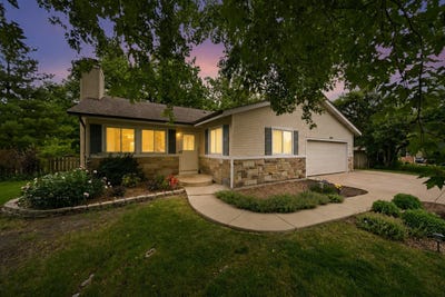 /international/us/2s445-sanchez-drive-warrenville-il-110108536942/
