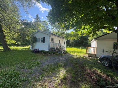 /international/us/1-royal-acres-drive-middletown-ny-110108468764/