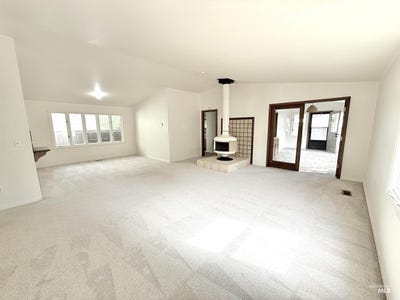 /international/us/3809-w-kootenai-boise-id-110099406756/