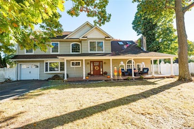 /international/us/43-hollins-lane-east-islip-ny-110096114083/