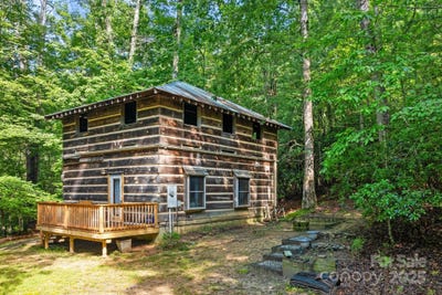 /international/us/118-blossom-road-brevard-nc-110101466127/