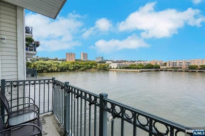 /international/us/155-the-promenade-edgewater-nj-110105528274/