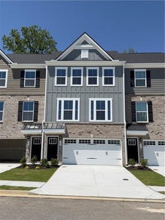 /international/us/942-sugar-vista-circle-sugar-hill-ga-110108537491/