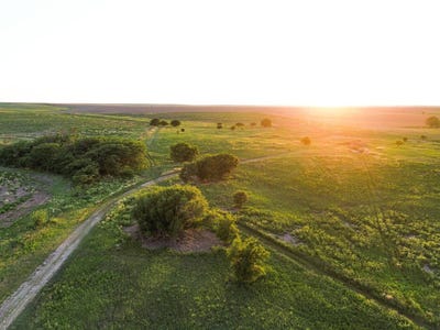 /international/us/1211-county-road-150-nekoma-ks-110108988473/