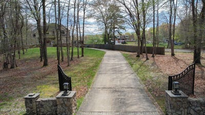 /international/us/173-w-pleasant-grove-road-jackson-nj-110108468760/