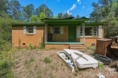 /international/us/2997-berry-farm-road-carlisle-sc-110107419169/
