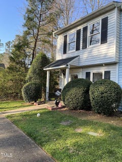 /international/us/24-georgetown-court-durham-nc-110108357771/
