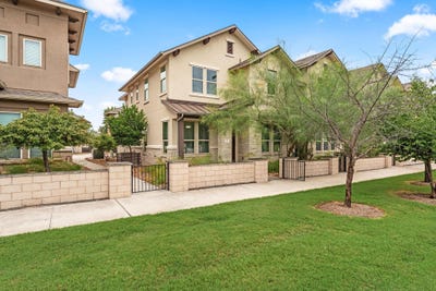 /international/us/6814-e-riverside-dr-austin-tx-110101167848/