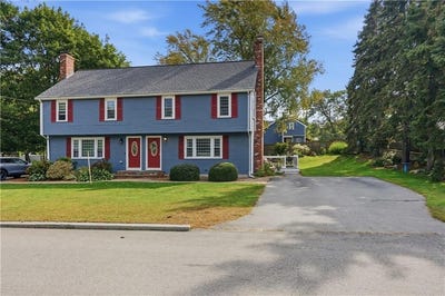 /international/us/15-collins-street-attleboro-ma-110120581449/