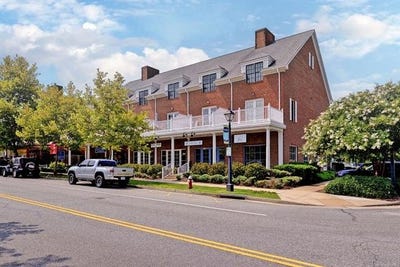 /international/us/4345-new-town-avenue-williamsburg-va-110108531543/