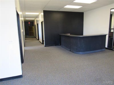 /international/us/237-e-center-drive-alton-il-110107478816/