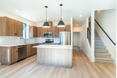/international/us/371-nw-19th-street-redmond-or-110106621488/