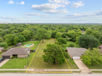 /international/us/1023-bryant-street-benbrook-tx-110107568431/