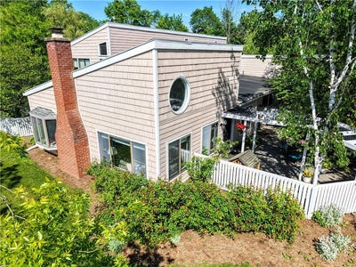 /international/us/231-strawberry-hill-circle-ithaca-ny-110108736698/