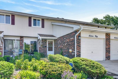 /international/us/1650-castbourne-court-wheaton-il-110109025176/