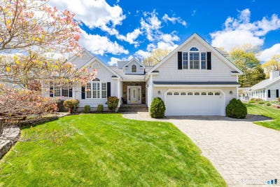 /international/us/6-chestnut-circle-haddam-ct-110107866550/