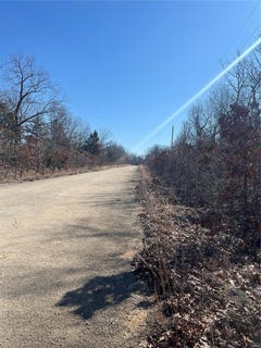 /international/us/5-old-mine-road-davisville-mo-110090278772/