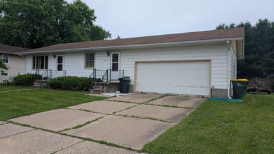 /international/us/2077-n-dewey-avenue-reedsburg-wi-110100587576/