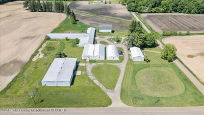 /international/us/6924-peck-road-eaton-rapids-mi-110108471943/