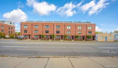 /international/us/622-w-11-mile-road-royal-oak-mi-110102415521/
