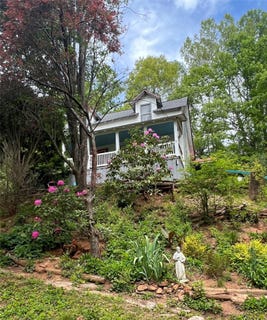 /international/us/29-regal-avenue-sylva-nc-110107602614/