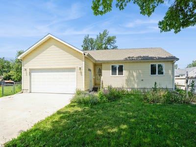 /international/us/815-w-6th-street-s-newton-ia-110100635249/
