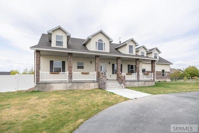 /international/us/11-n-3202-e-idaho-falls-id-110107939787/