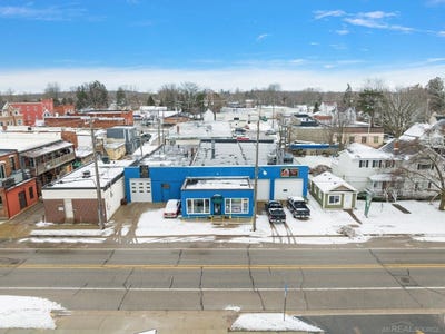 /international/us/74130-fulton-street-armada-mi-110089998957/