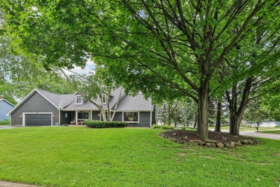 /international/us/740-glenwood-court-jefferson-wi-110108826603/