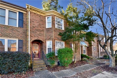 /international/us/4317-mountainleaf-court-virginia-beach-va-110110399507/